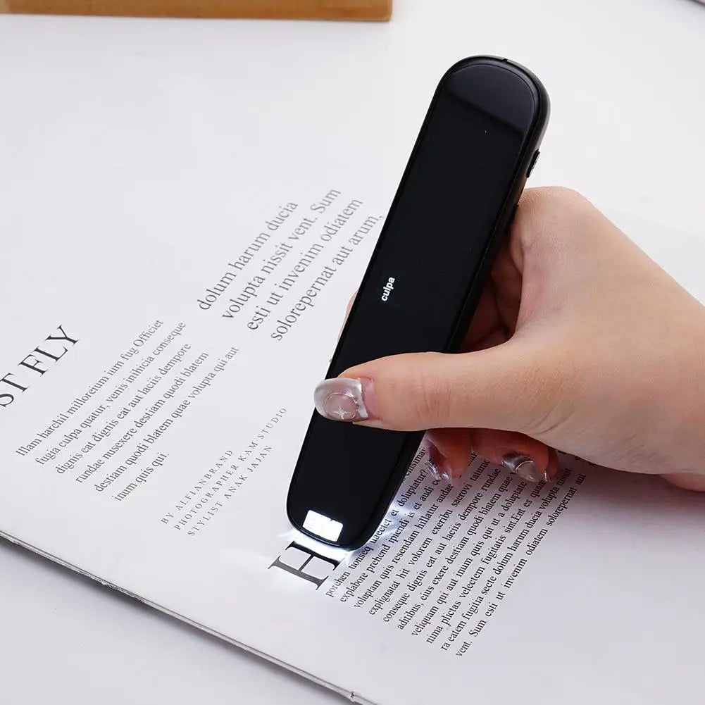 Translation pen displaying live text on high-resolution screen